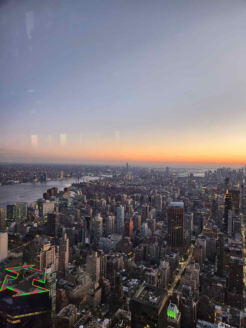 Die Manhattan Skyline im Sonnenuntergang